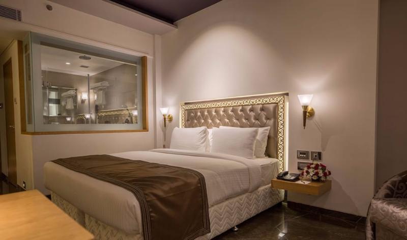 Hotel Peninsula Redpine Мумбаи Экстерьер фото